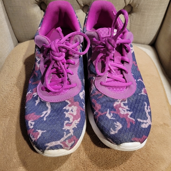 Nike Tanjun Sneakers Size US 9 Purple 820201 515 - Picture 2 of 8
